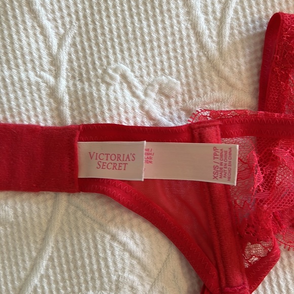 Victoria's Secret Red Lace Garter Belt Lingerie - Picture 14 of 16